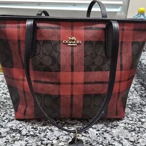 EUC Coach Buffalo Plaid Zip Top Tote and wallet!!!